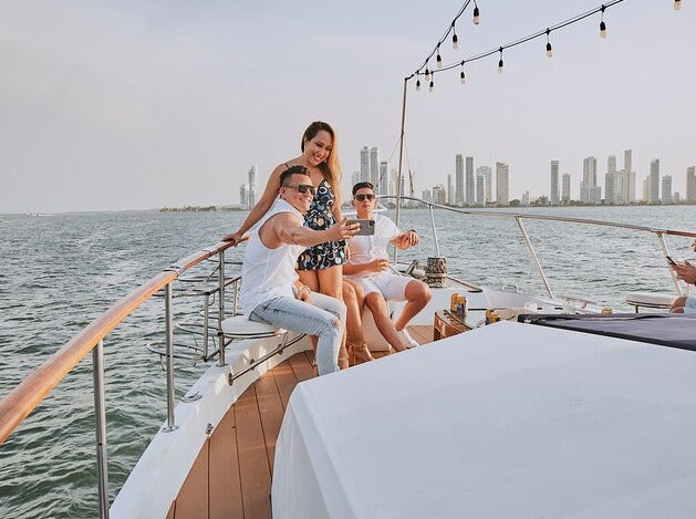 ATARDECER POR LA BAHÍA DE CARTAGENA (BOTE MASTER)