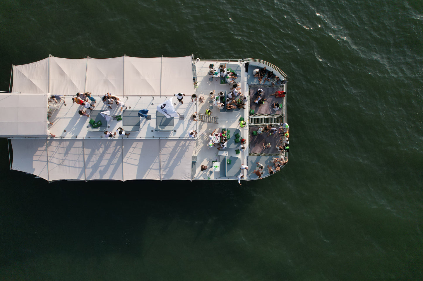 TOUR POR LAS ISLAS EN CATAMARÁN