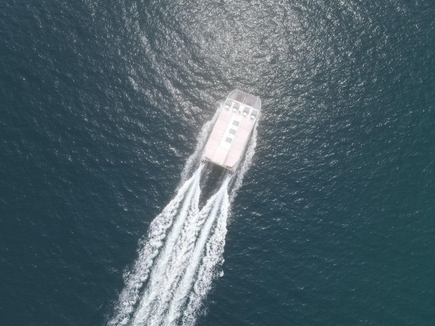 TOUR POR LAS ISLAS EN CATAMARÁN