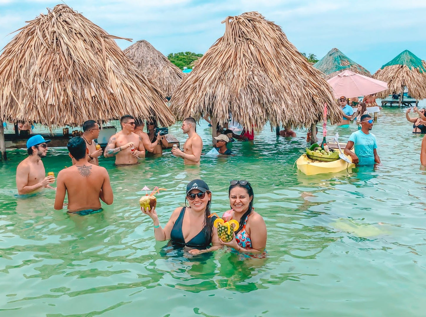 DIA DE FIESTA EN LA ISLA DE CHOLÓN
