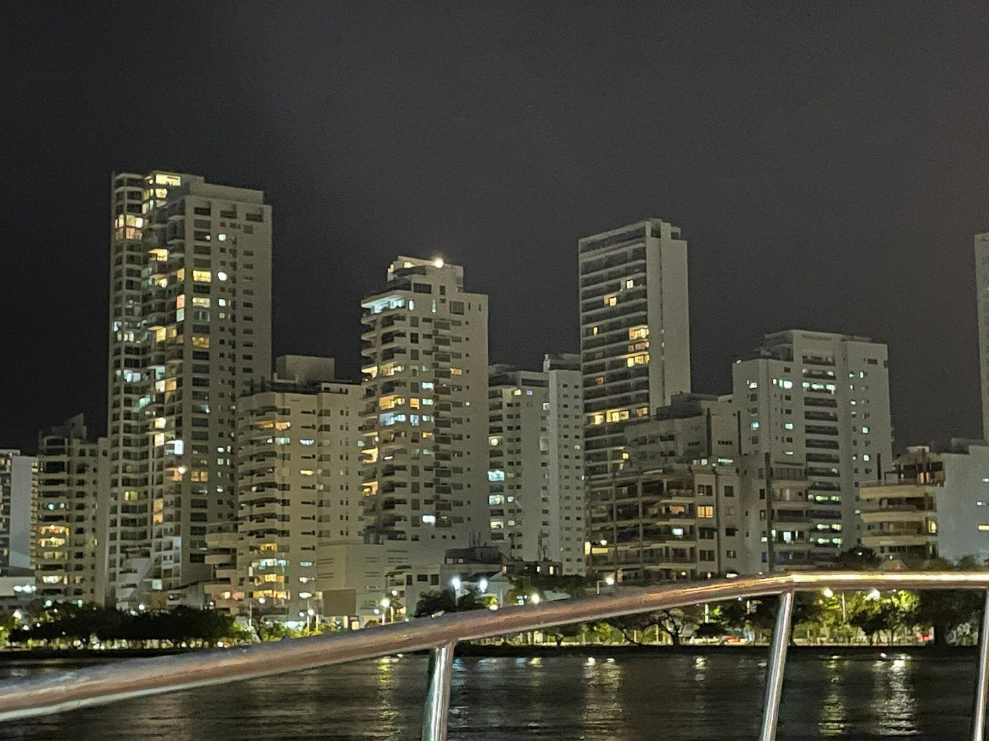 CENA POR LA BAHIA DE CARTAGENA (Embarcación Master)