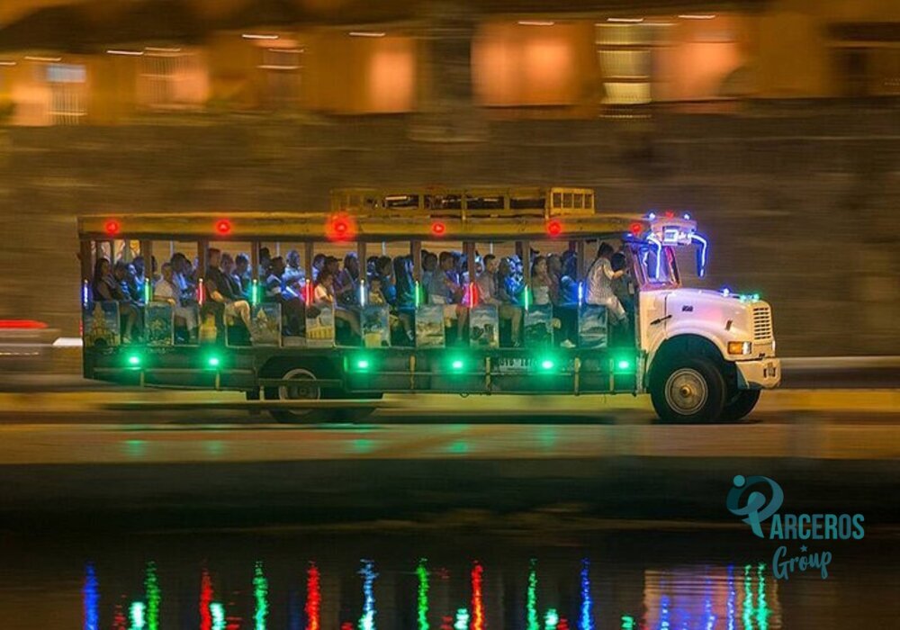 TOUR CHIVA RUMBERA NOCTURNA POR LA CIUDAD