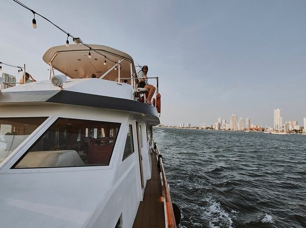 ATARDECER POR LA BAHÍA DE CARTAGENA (BOTE MASTER)