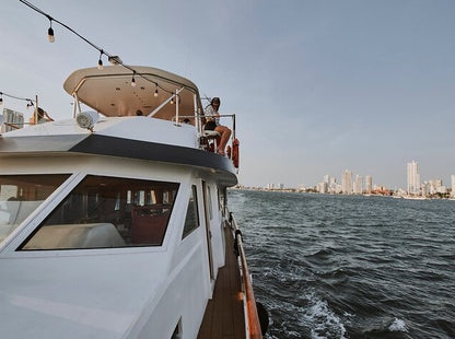 ATARDECER POR LA BAHÍA DE CARTAGENA (BOTE MASTER)