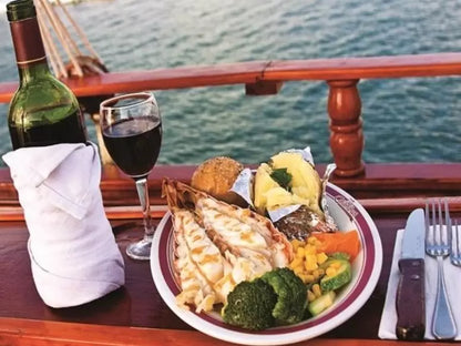 ROMANTIC DINNER + GALLEON RIDE + SAXOPHONE SHOW AT SUNSET CANCUN