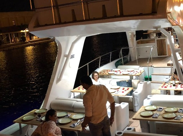 CENA POR LA BAHIA DE CARTAGENA (Embarcación Express)