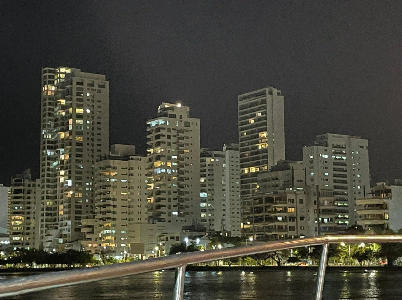CENA POR LA BAHIA DE CARTAGENA (Embarcación Express)