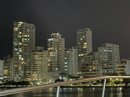 CENA POR LA BAHIA DE CARTAGENA (Embarcación Express)