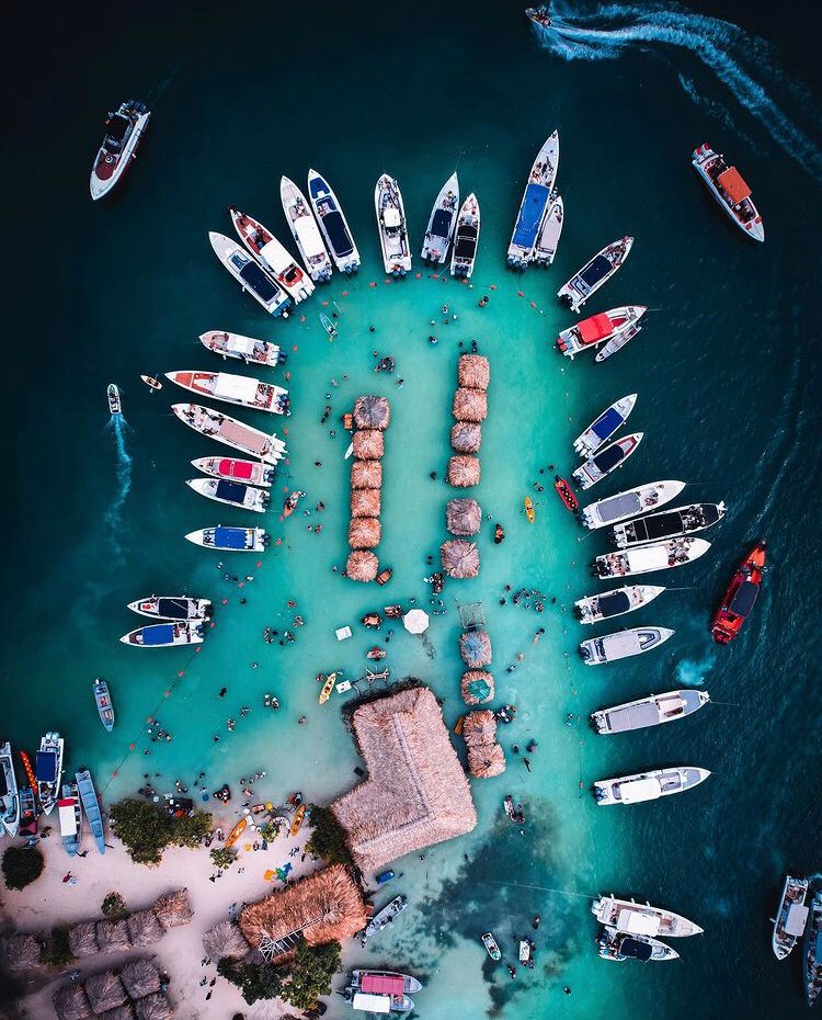 DIA DE FIESTA EN LA ISLA DE CHOLÓN
