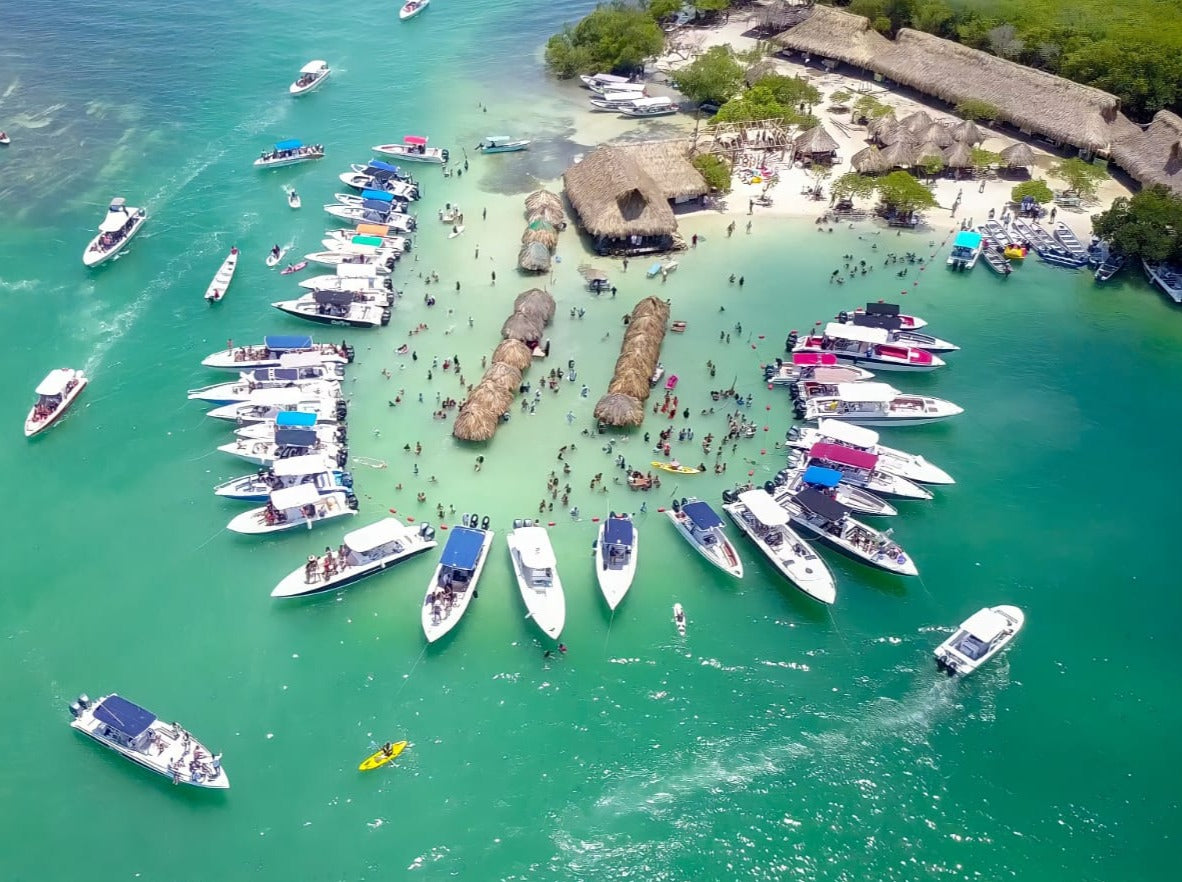 Dia de fiesta en la isla de Cholón