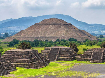 BALLOON FLIGHT - TEOTIHUACÁN ARCHAEOLOGICAL ZONE + BASILICA