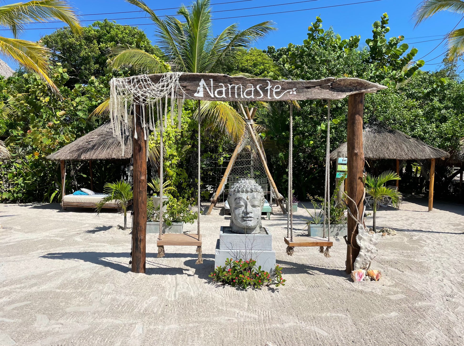 PASADIA HOLISTICO NAMASTE BEACH CLUB
