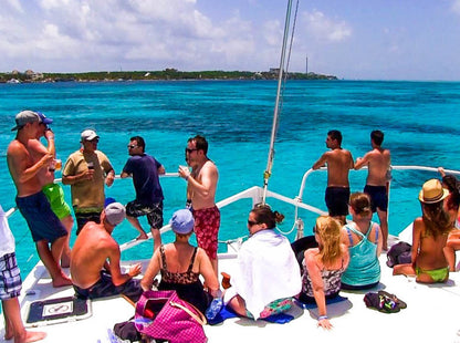 CATAMARÁN A ISLA MUJERES PLUS CON TRANS. REDONDA MEXICO