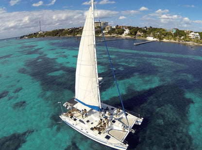 CATAMARÁN A ISLA MUJERES PLUS CON TRANS. REDONDA MEXICO