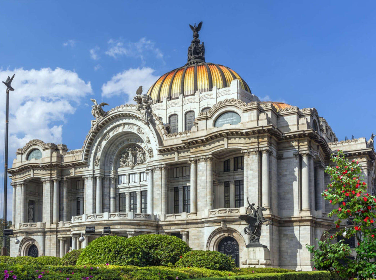 CITY TOUR + COYOACÁN & XOCHIMILCO