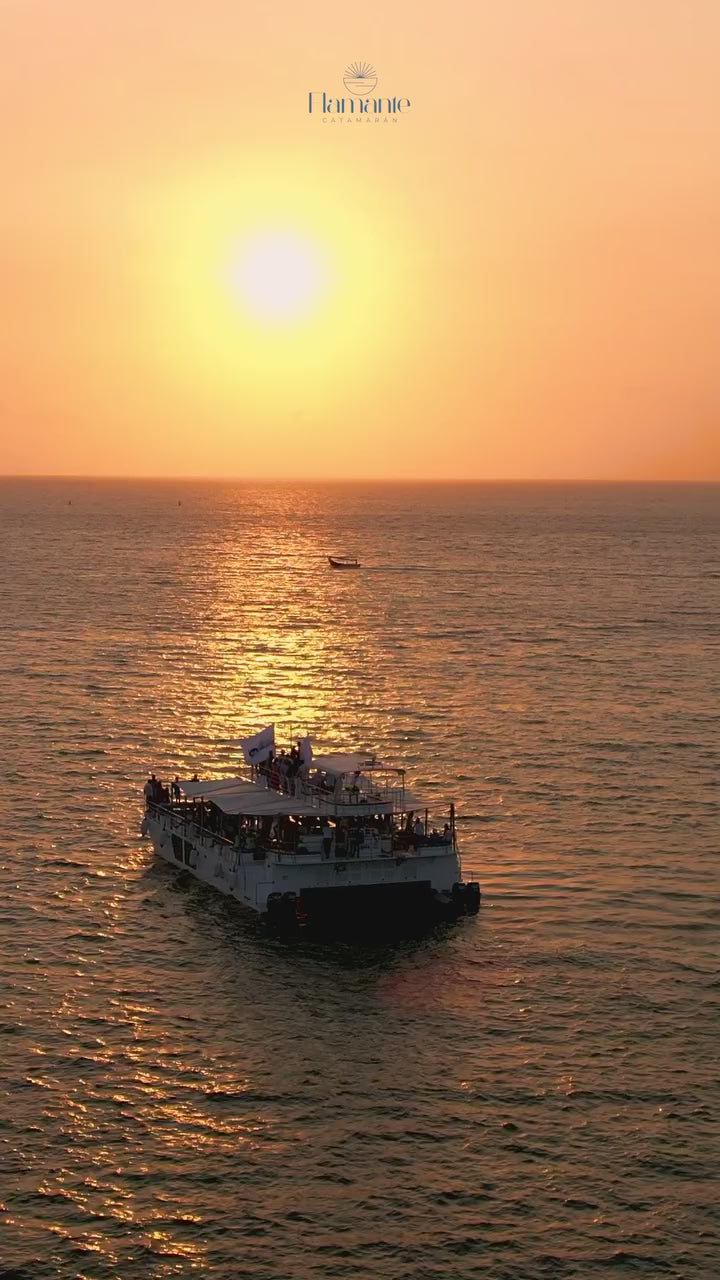 ATARDECER POR LA BAHIA EN FLAMANTE CATAMARÁN EN CARTAGENA