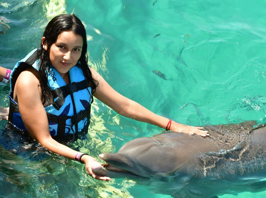 INTERACTION WITH DOLPHINS AND VENTURA PARK CANCUN