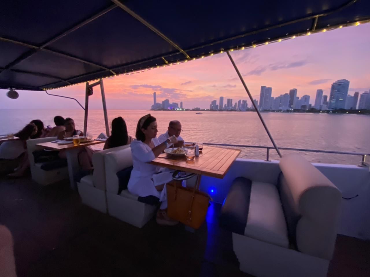Atardecer por la bahia de cartagena